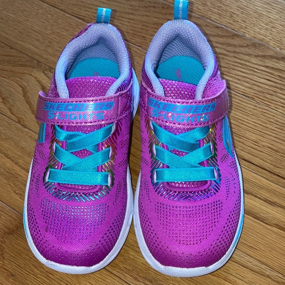 skechers with ribbon laces